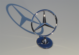 Mercedes-Benz Bank senkt Festgeld Zinsen bei 12 Monaten Anlagedauer